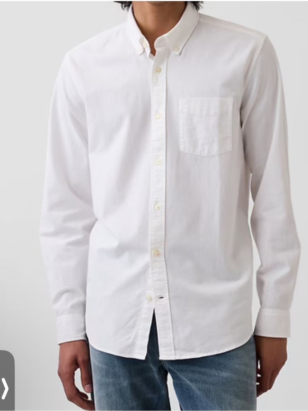 GAP Men’s Classic White Oxford Cotton Button Down Shirt - Standard Fit - Size M